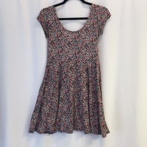 Short sleeve day dress